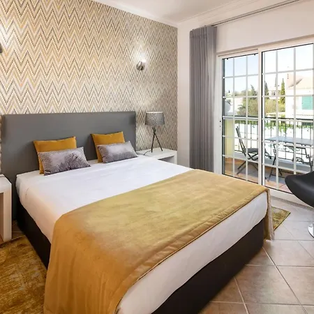 V4 4 Quartos Com Piscina Privada *