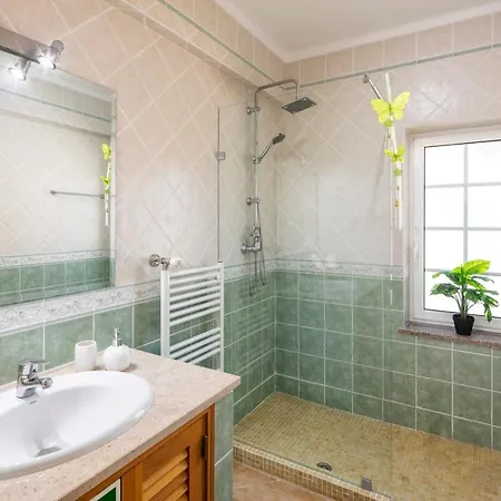 V4 4 Quartos Com Piscina Privada *