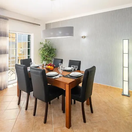 V4 4 Quartos Com Piscina Privada Villa Pêra